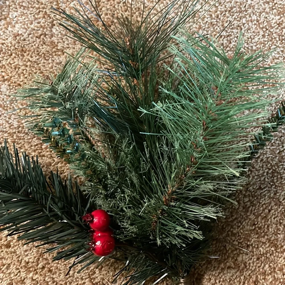 Chistmas Floral Green PINE SINGLE BRANCH SPRAY PICK WITH Berries